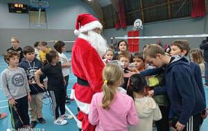 Belle surprise.....la venue du Père Noël lundi 12 déc 